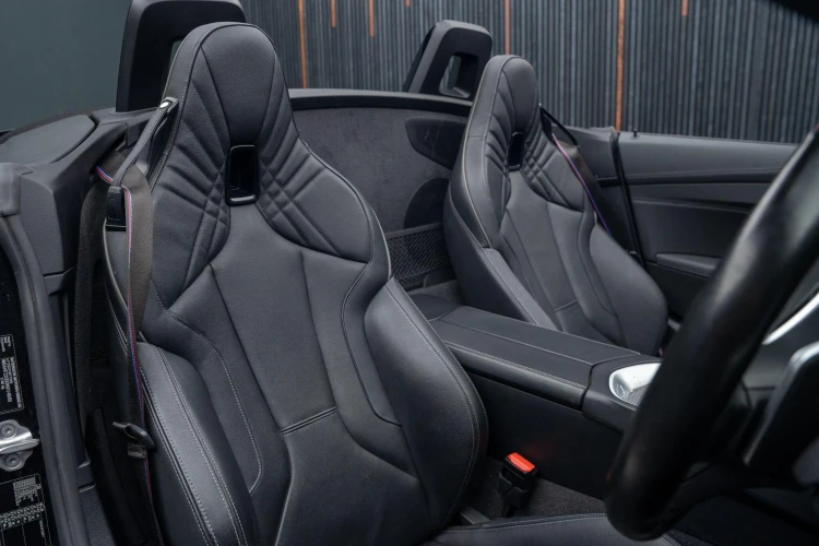 Vehicle Image 12