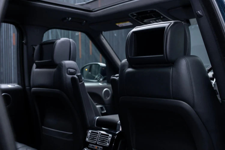Vehicle Image 14