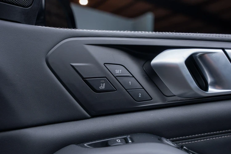 Vehicle Image 35
