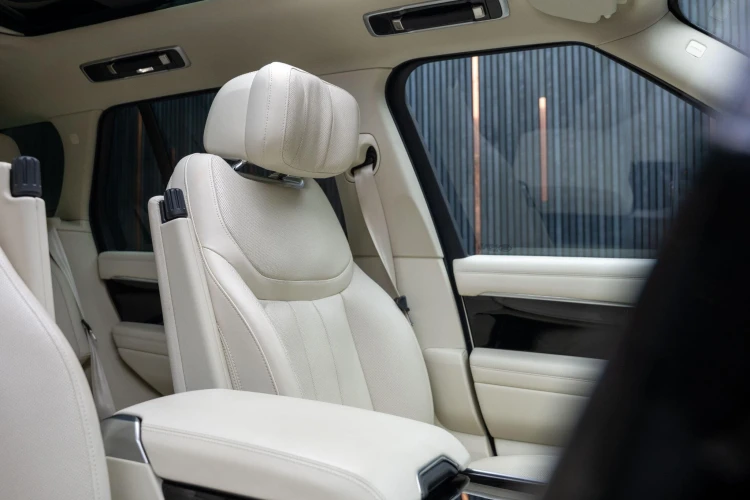 Vehicle Image 40