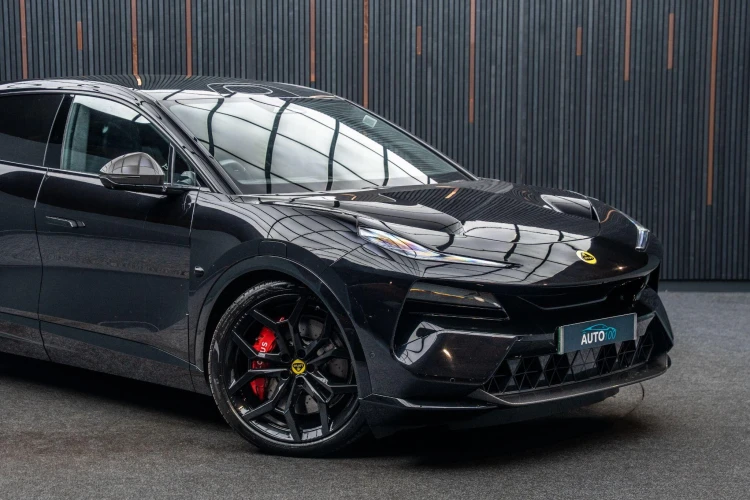 Vehicle Image 9
