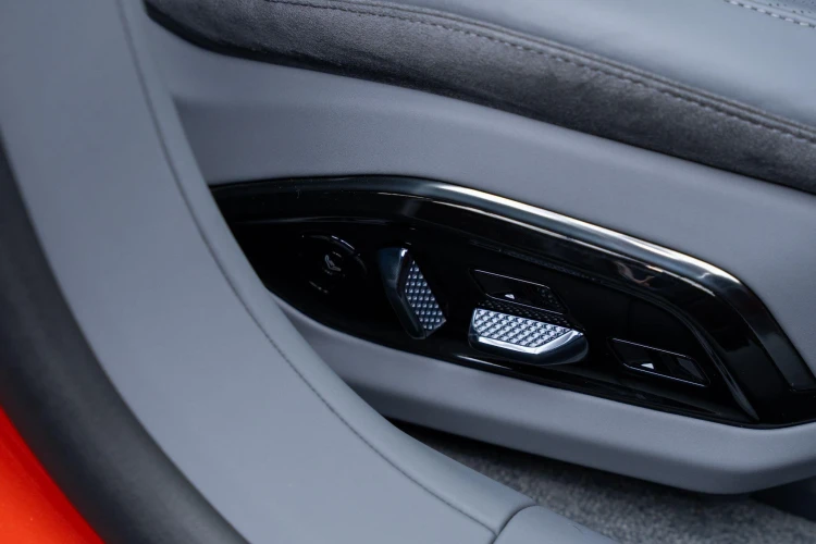 Vehicle Image 42
