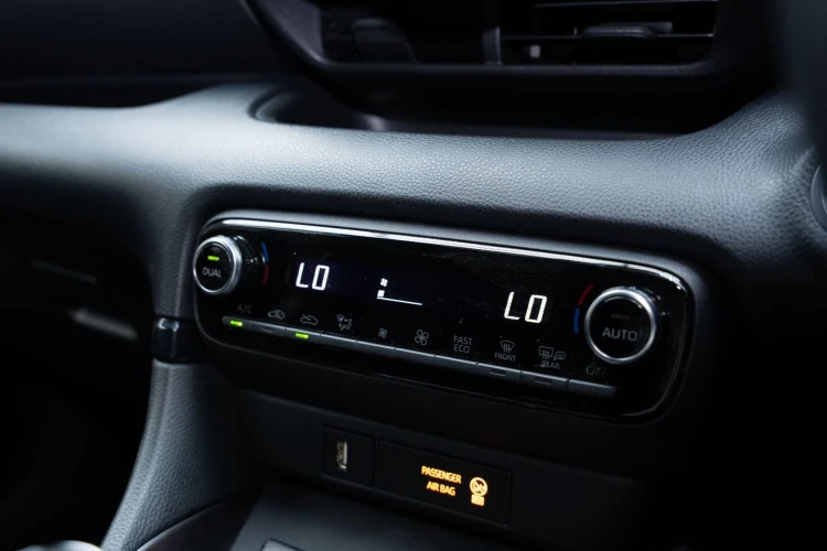 Vehicle Image 16