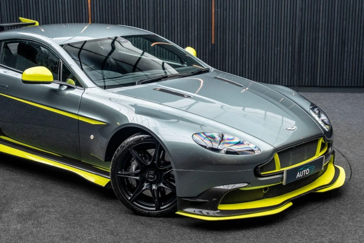 Vehicle Image 9