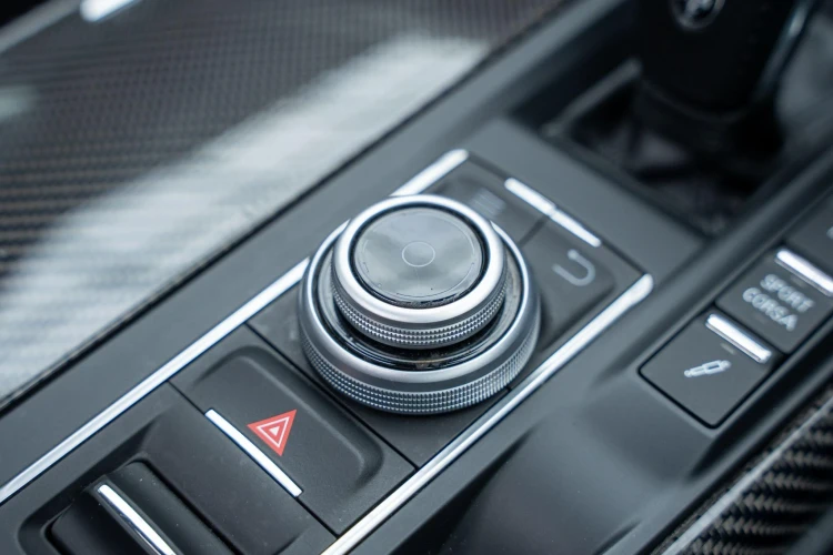 Vehicle Image 30