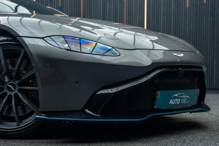 Vehicle Image 9