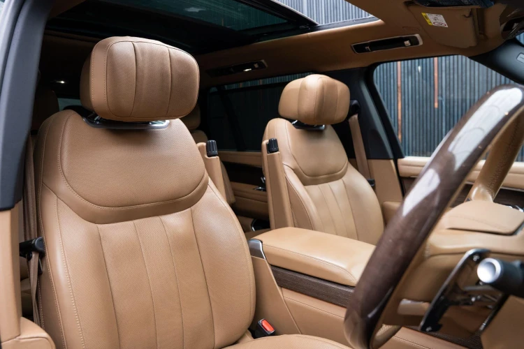 Vehicle Image 12