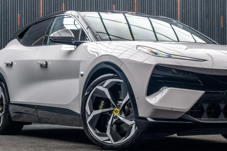 Vehicle Image 7