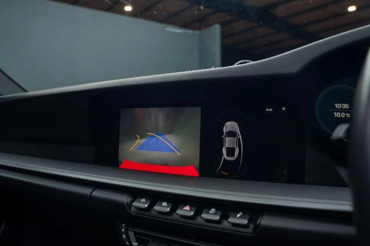 Vehicle Image 10