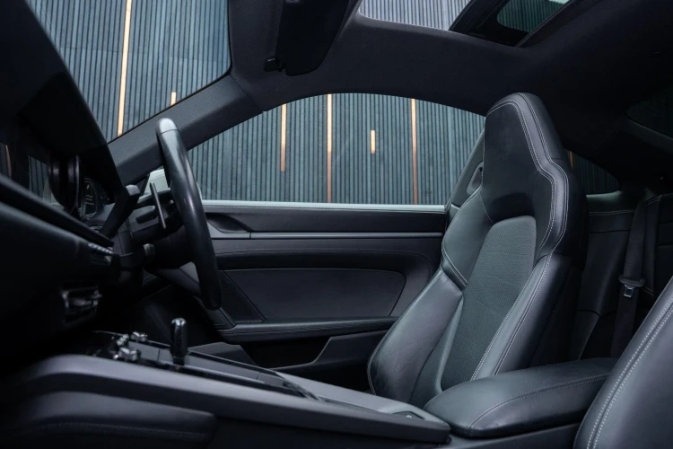 Vehicle Image 38