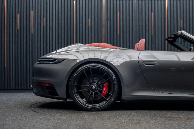 Vehicle Image 21