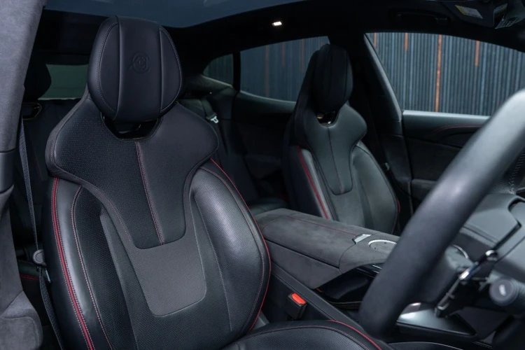 Vehicle Image 12