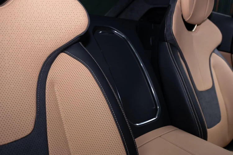 Vehicle Image 36