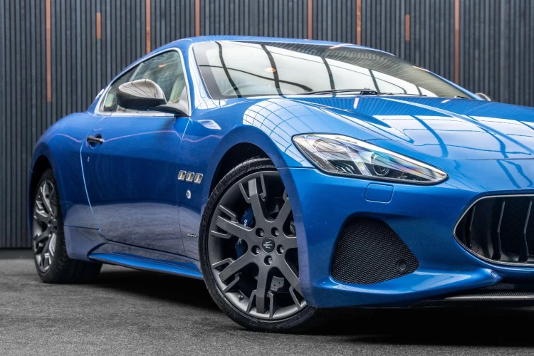 Vehicle Image 8