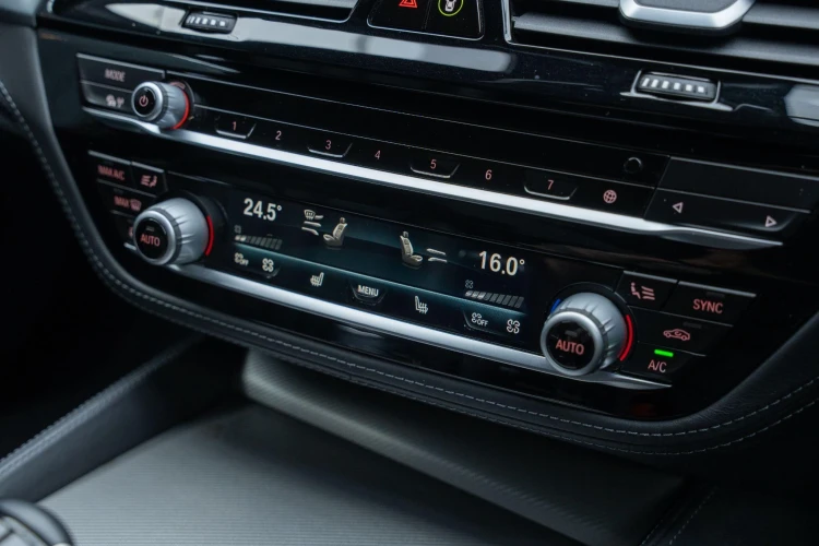 Vehicle Image 18