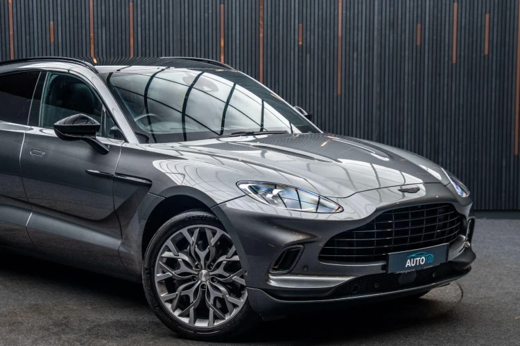 Vehicle Image 9