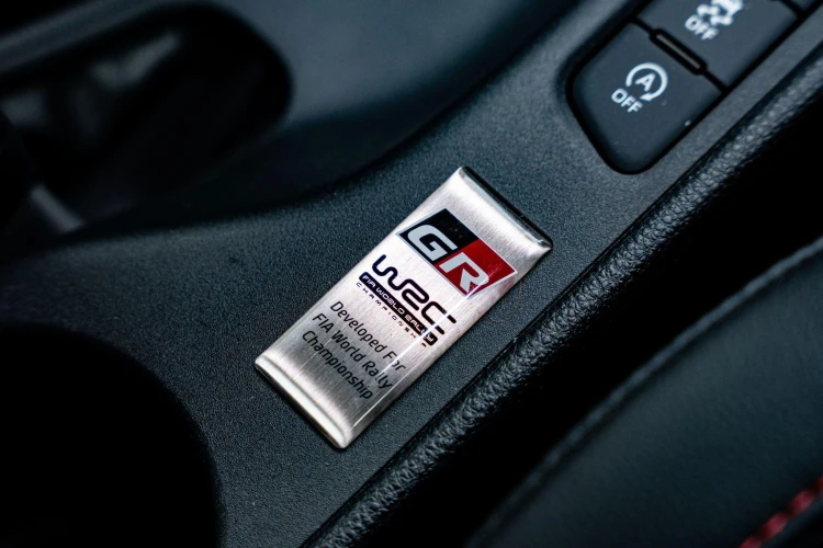 Vehicle Image 8