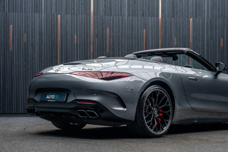 Vehicle Image 23