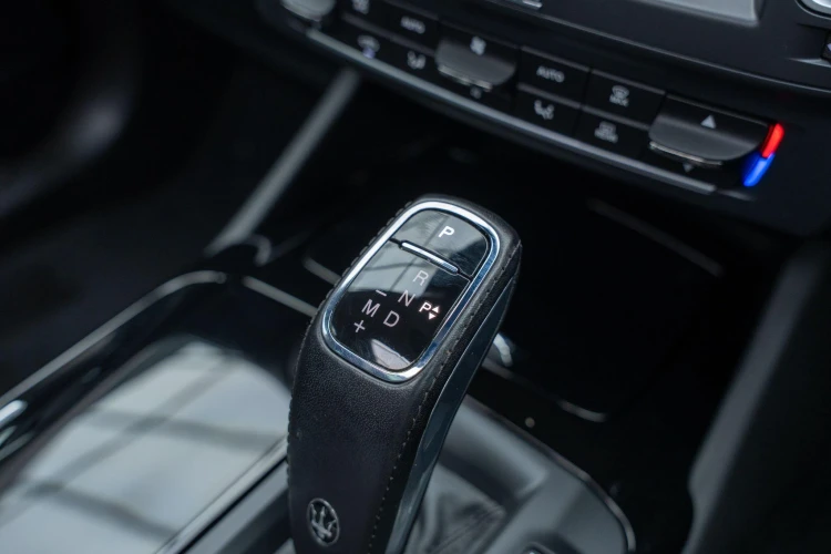 Vehicle Image 32