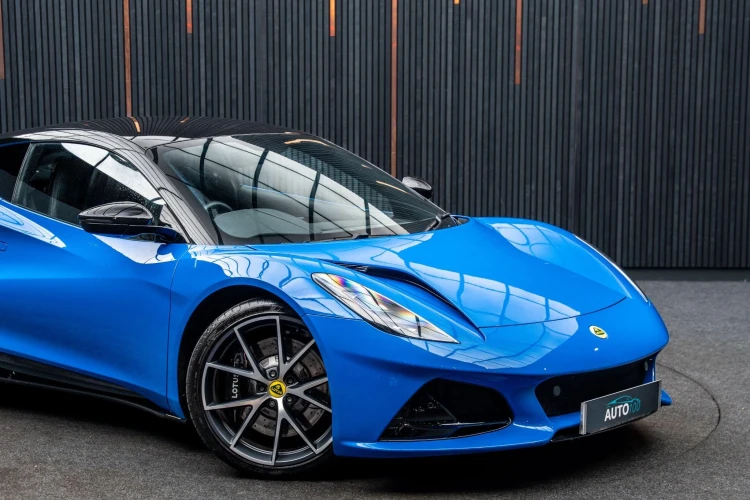 Vehicle Image 9