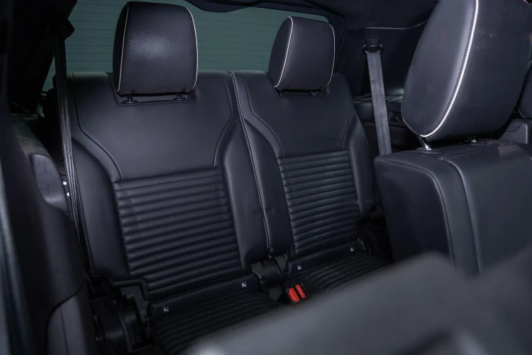 Vehicle Image 16