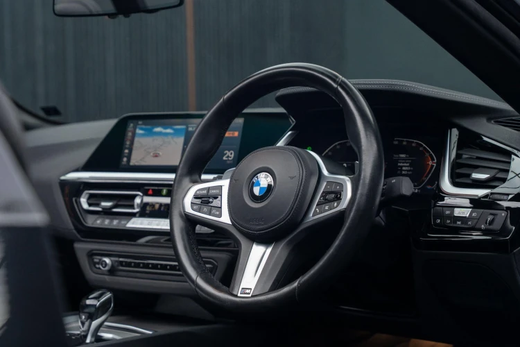 Vehicle Image 4