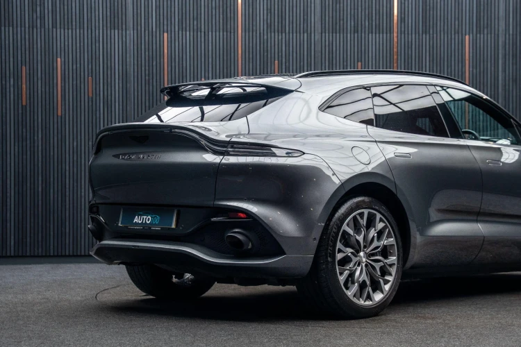 Vehicle Image 21