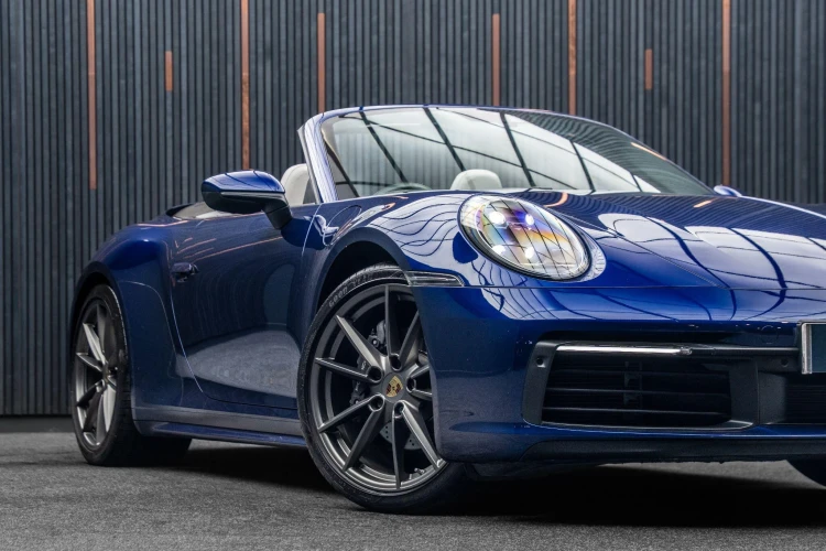 Vehicle Image 9