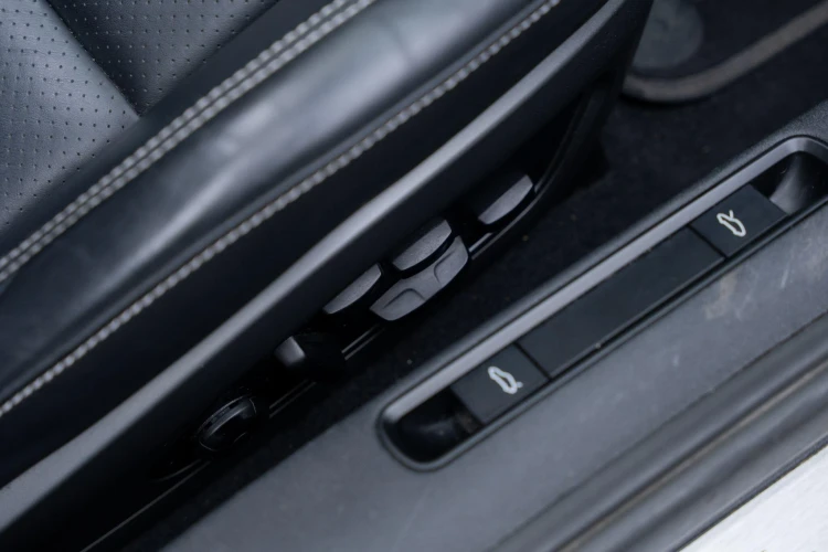 Vehicle Image 30