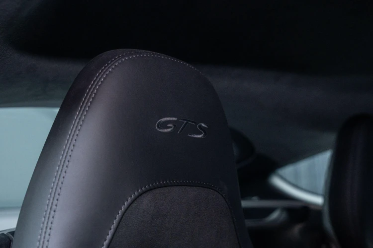 Vehicle Image 38