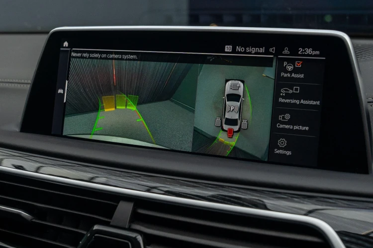 Vehicle Image 6