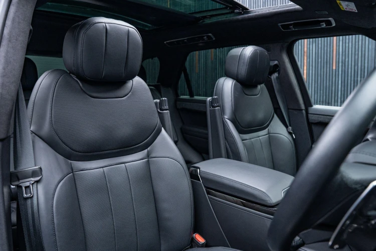 Vehicle Image 12
