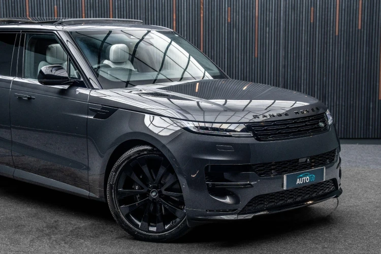 Vehicle Image 9