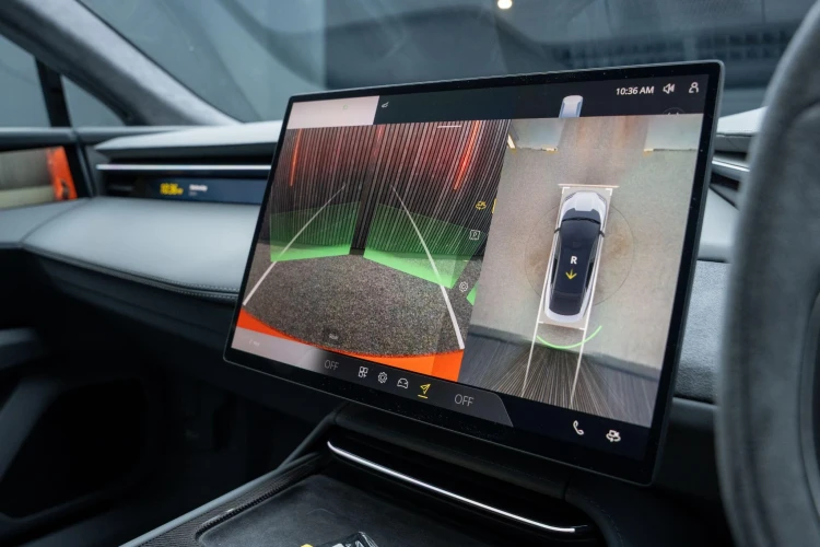 Vehicle Image 8