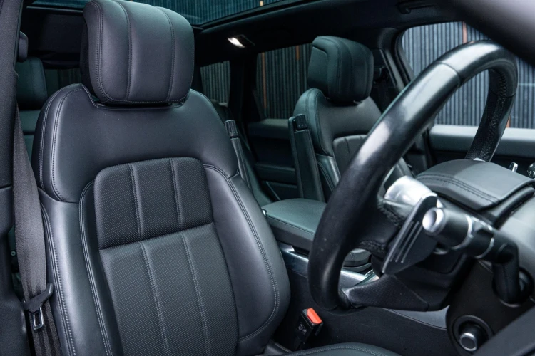 Vehicle Image 12