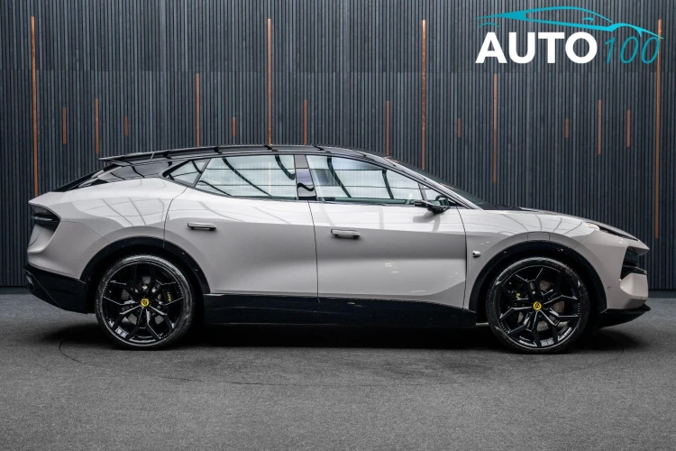Vehicle Image 11