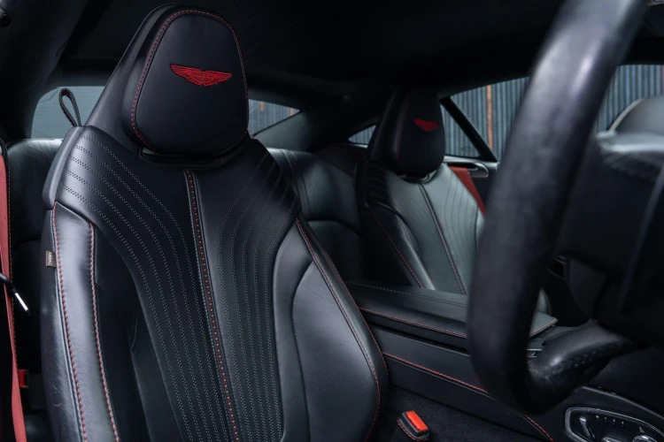 Vehicle Image 12