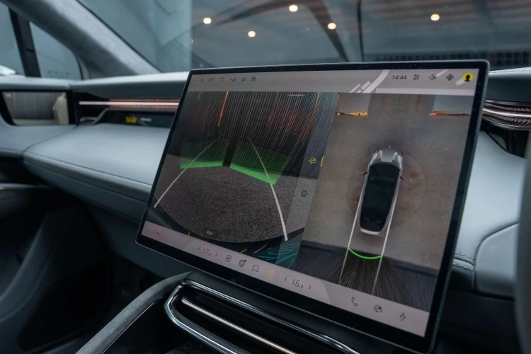 Vehicle Image 8