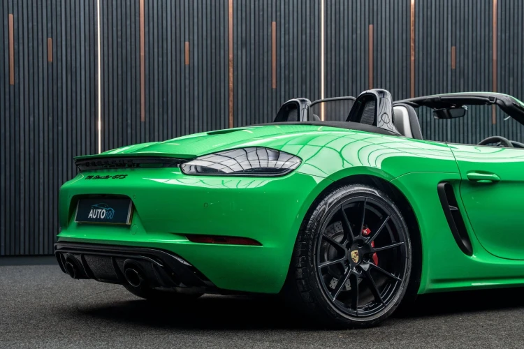 Vehicle Image 23