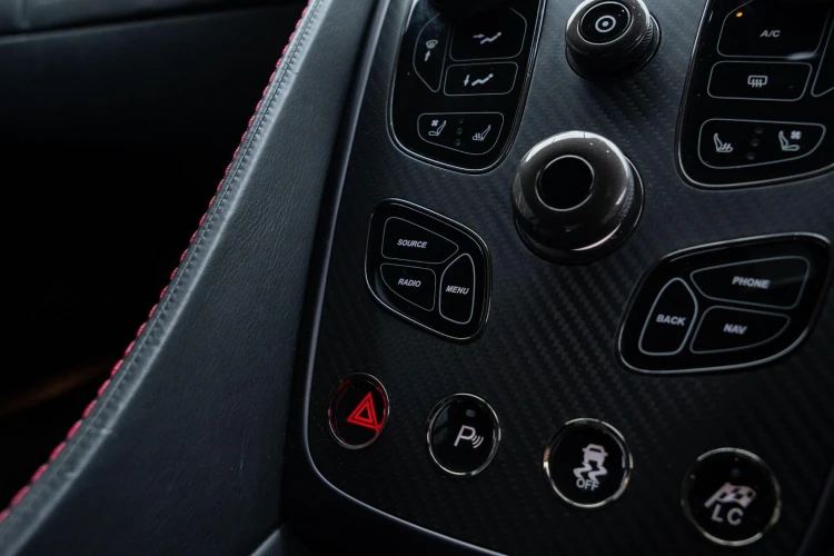 Vehicle Image 32