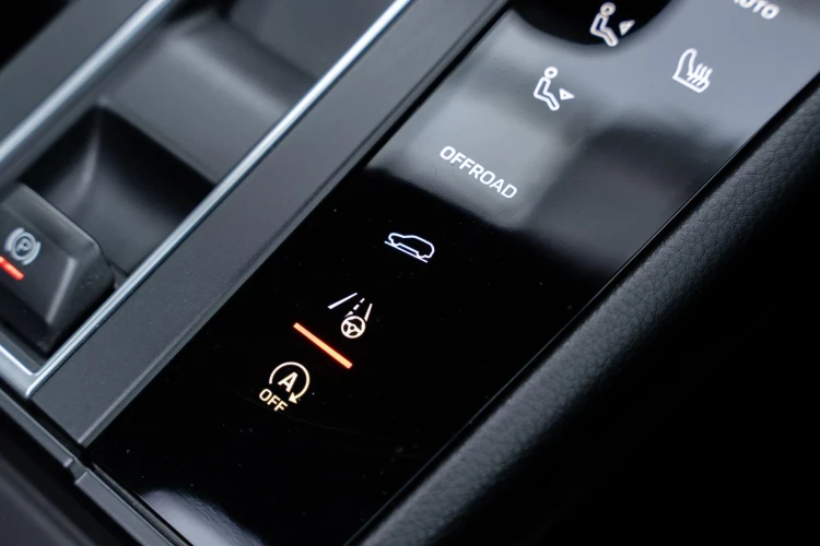 Vehicle Image 22