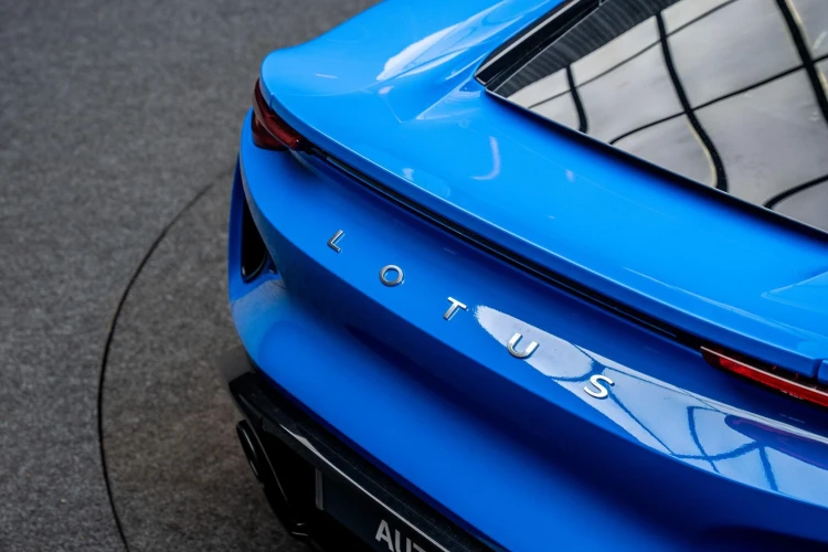 Vehicle Image 23