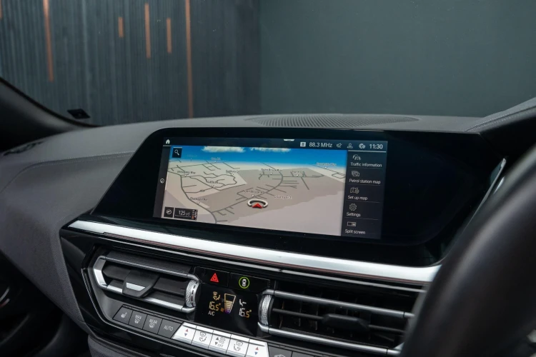 Vehicle Image 8