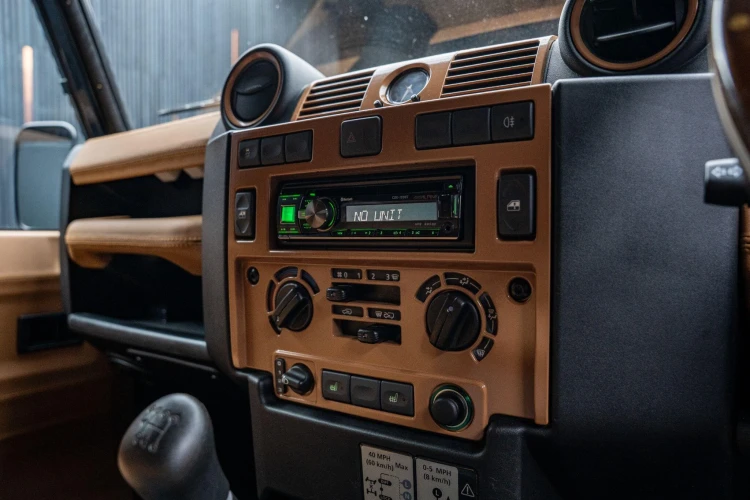 Vehicle Image 6