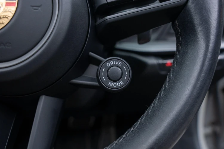 Vehicle Image 22