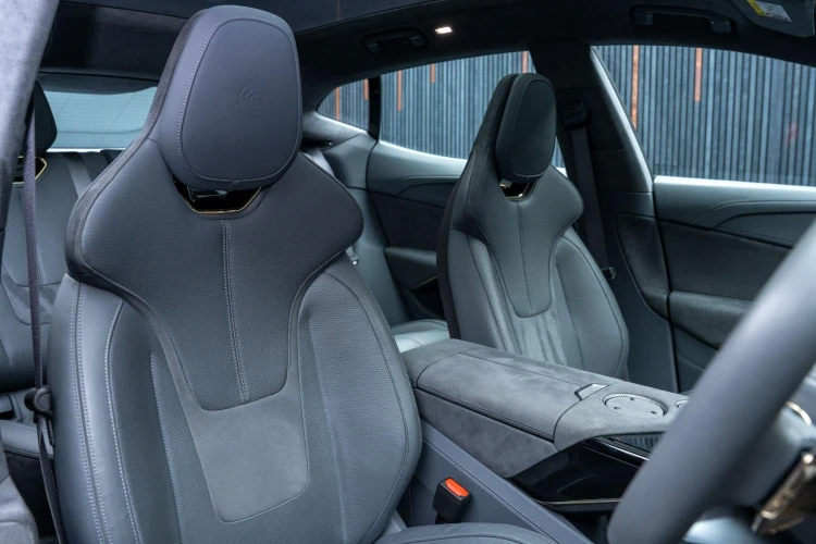 Vehicle Image 12