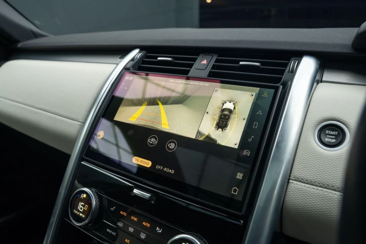 Vehicle Image 8
