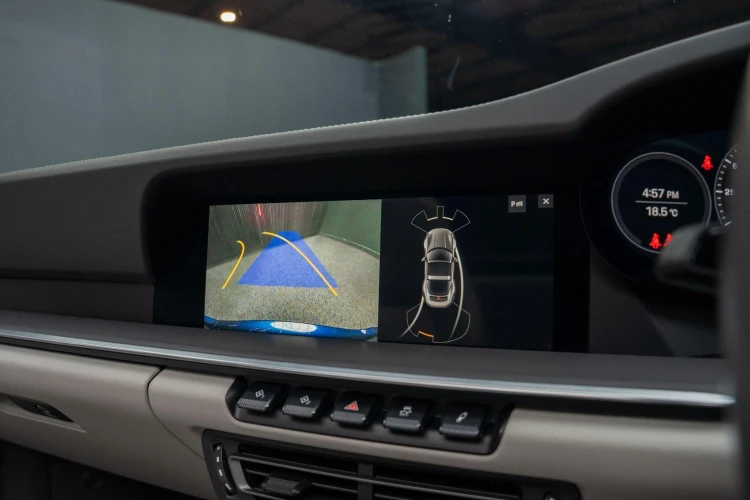 Vehicle Image 8