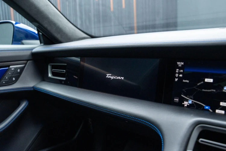 Vehicle Image 30