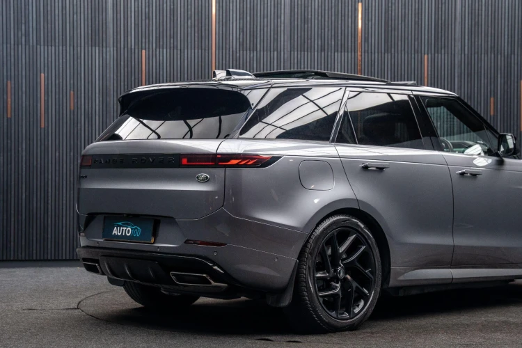 Vehicle Image 21